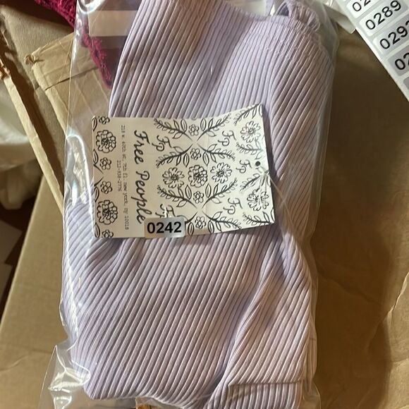 FREE PEOPLE SETTLE IT ON THE COURT CROP RIBBED TANK IN LAVENDER XS - Picture 6 of 6